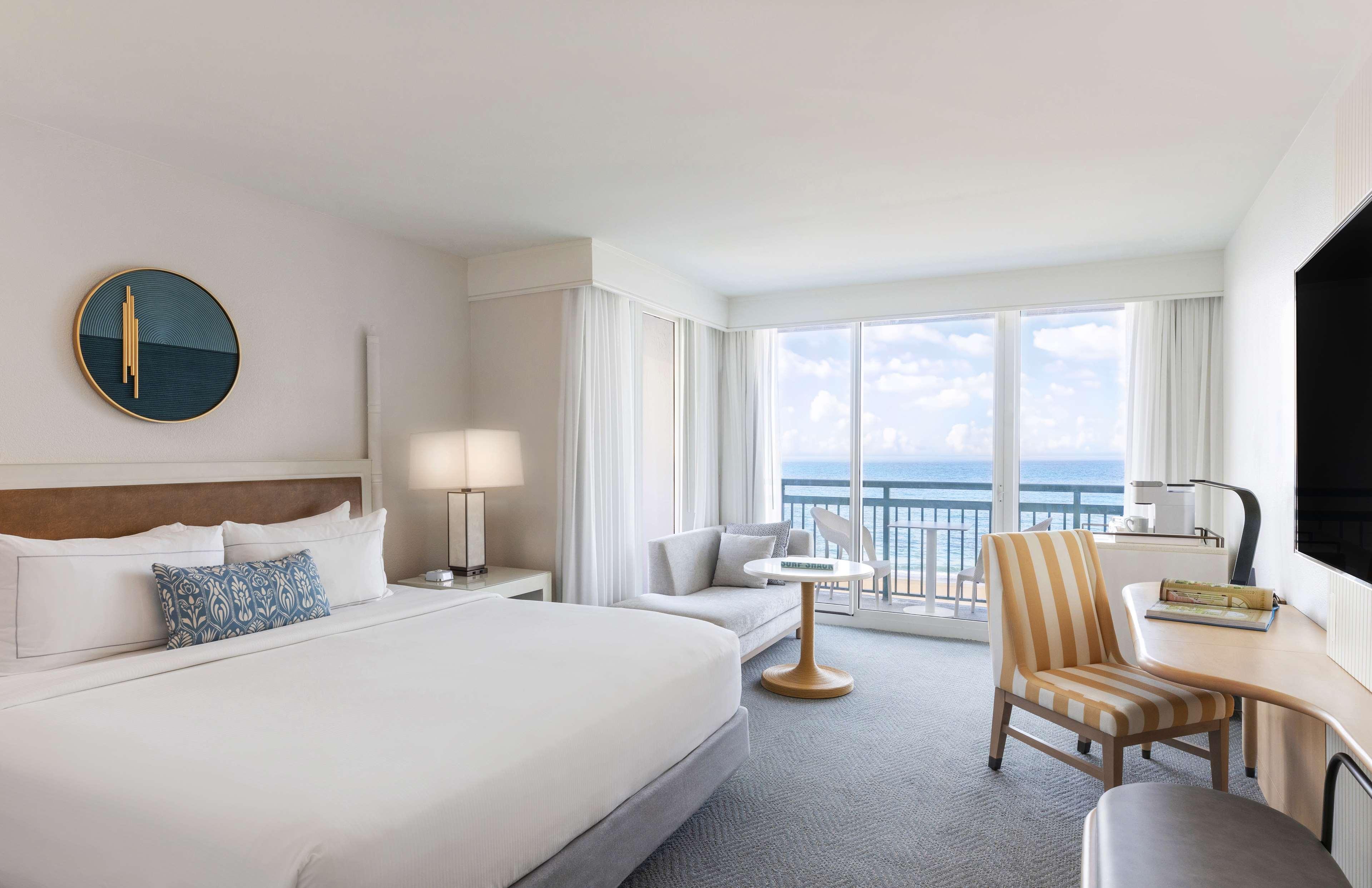 The Singer Oceanfront Resort, Curio Collection By Hilton Riviera Beach Dış mekan fotoğraf