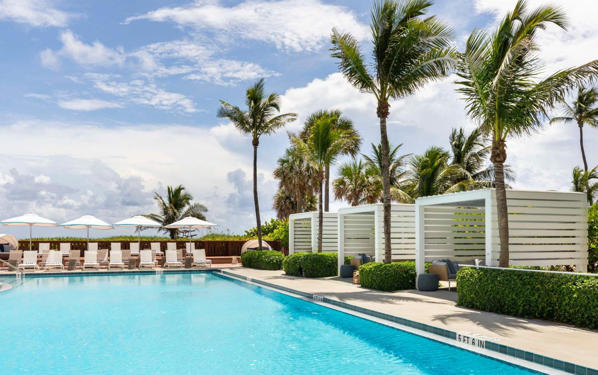 The Singer Oceanfront Resort, Curio Collection By Hilton Riviera Beach Dış mekan fotoğraf