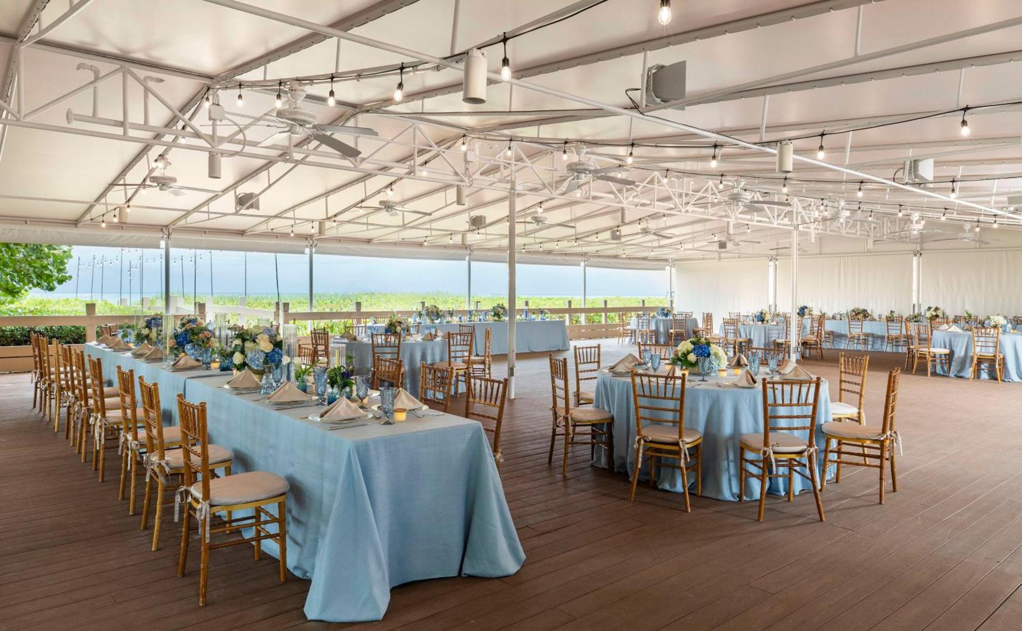 The Singer Oceanfront Resort, Curio Collection By Hilton Riviera Beach Dış mekan fotoğraf