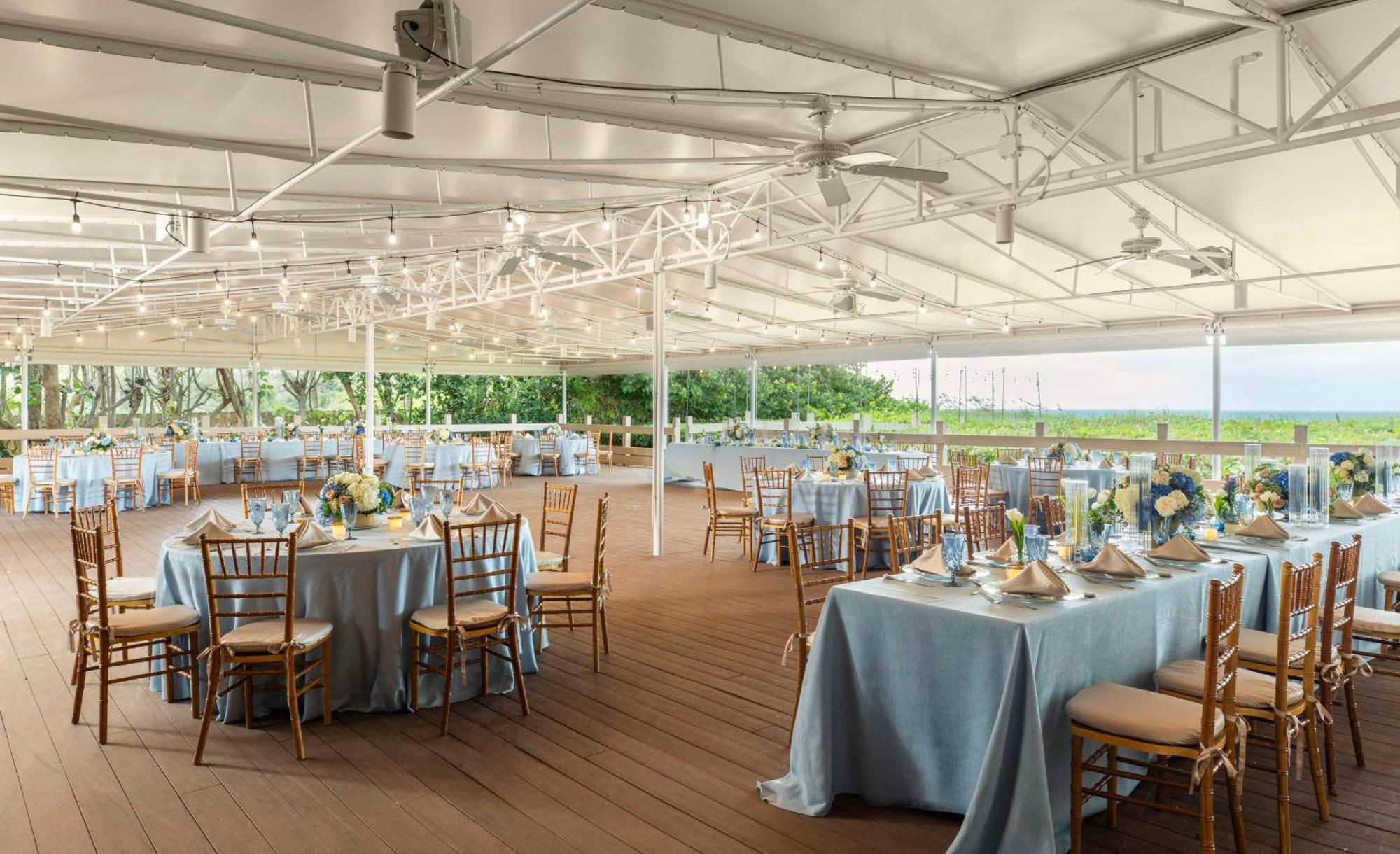 The Singer Oceanfront Resort, Curio Collection By Hilton Riviera Beach Dış mekan fotoğraf